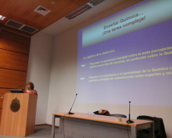 Conferencia Internacional: Enseñar Química... ¡una tarea compleja! Dra. Lydia Galagovsky Universidad de Buenos Aires