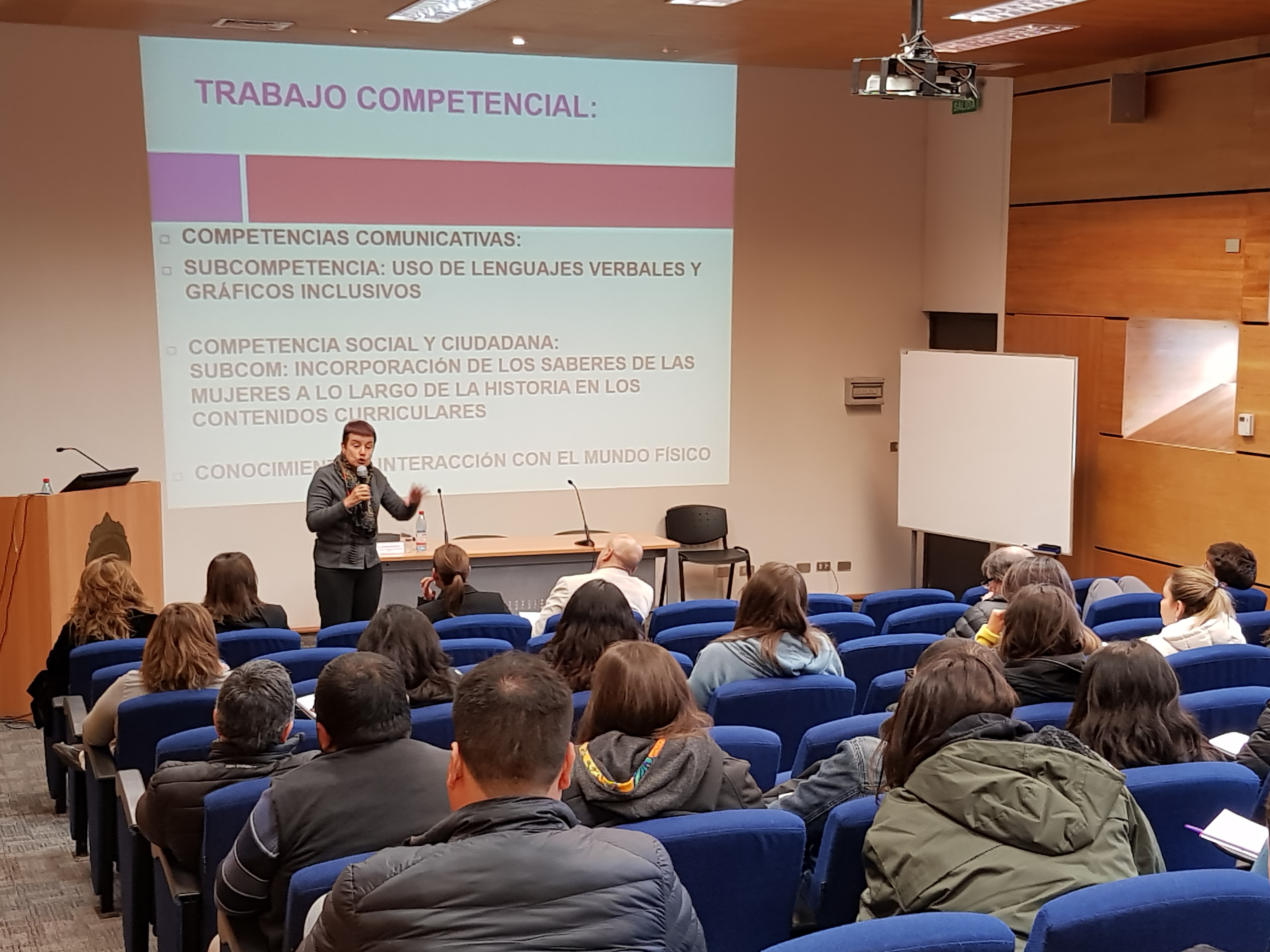 Galería  Fotos  Conferencia educación científica y género ¿Es androcéntrica la ciencia que enseñamos?
